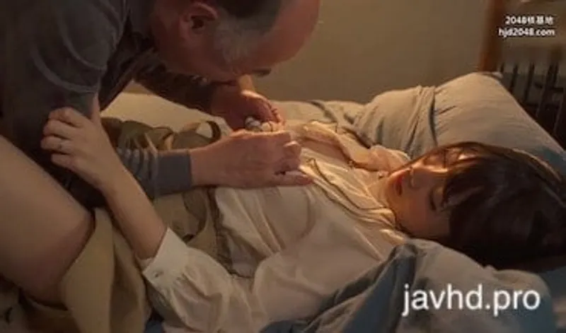 ông chồng đi vắng vợ yêu bị lão già nhà sát bên hiếp suzu harumiya